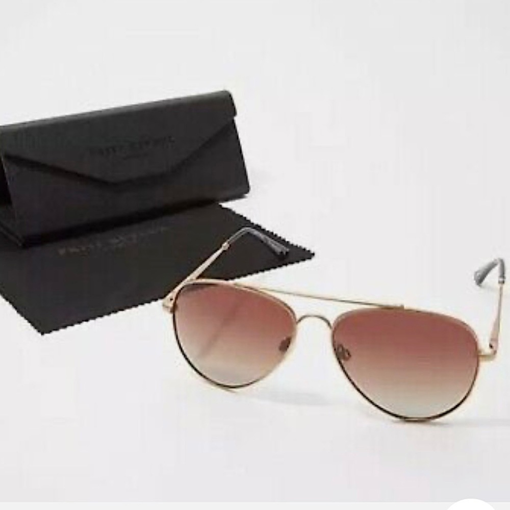 Prive Revaux aviator sunglasses in Satin Gold/Brown
Style: The Showstopper
NWOT
